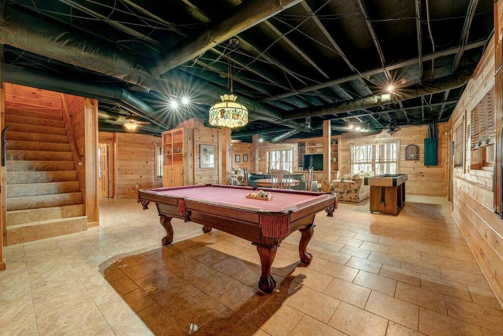 Blue Ridge Bliss- Spacious Cabin, Pets, Hot Tub! Eksteriør billede