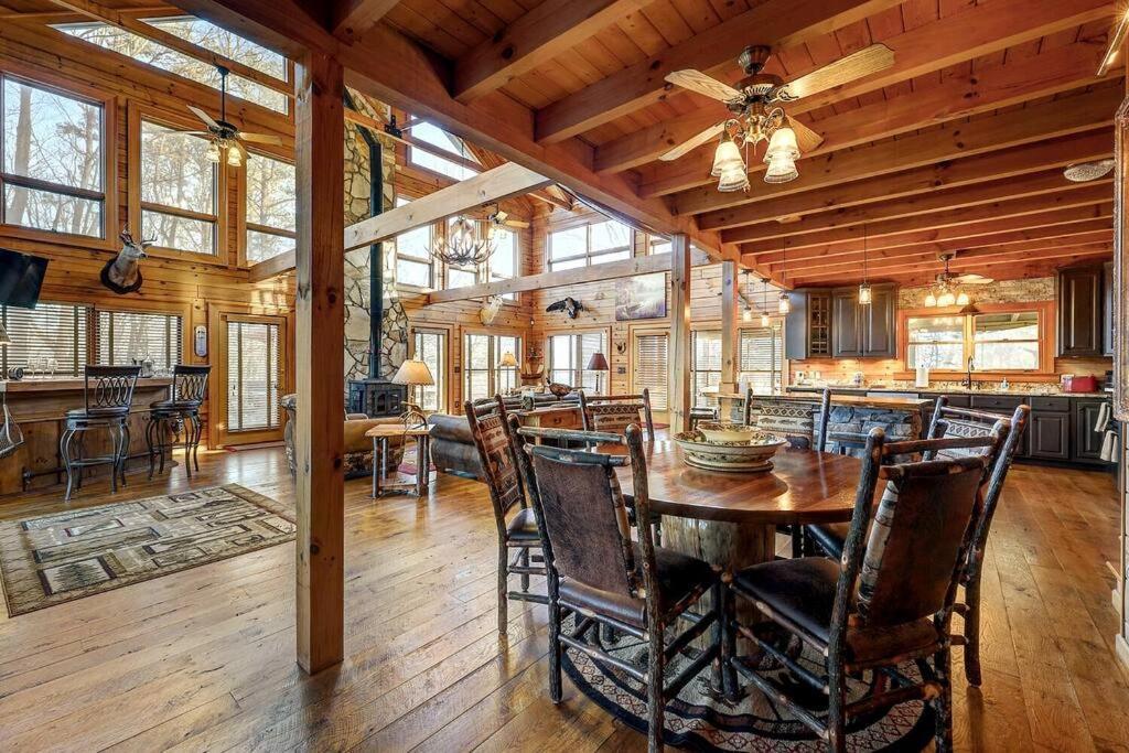 Blue Ridge Bliss- Spacious Cabin, Pets, Hot Tub! Eksteriør billede