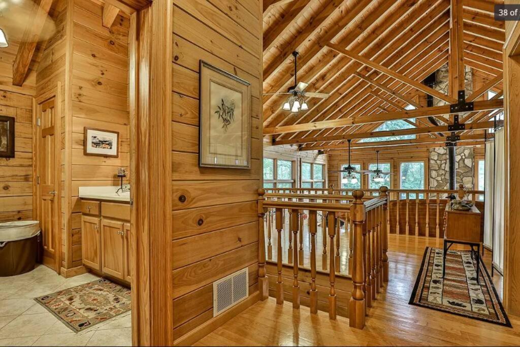 Blue Ridge Bliss- Spacious Cabin, Pets, Hot Tub! Eksteriør billede