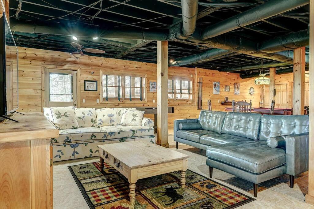 Blue Ridge Bliss- Spacious Cabin, Pets, Hot Tub! Eksteriør billede