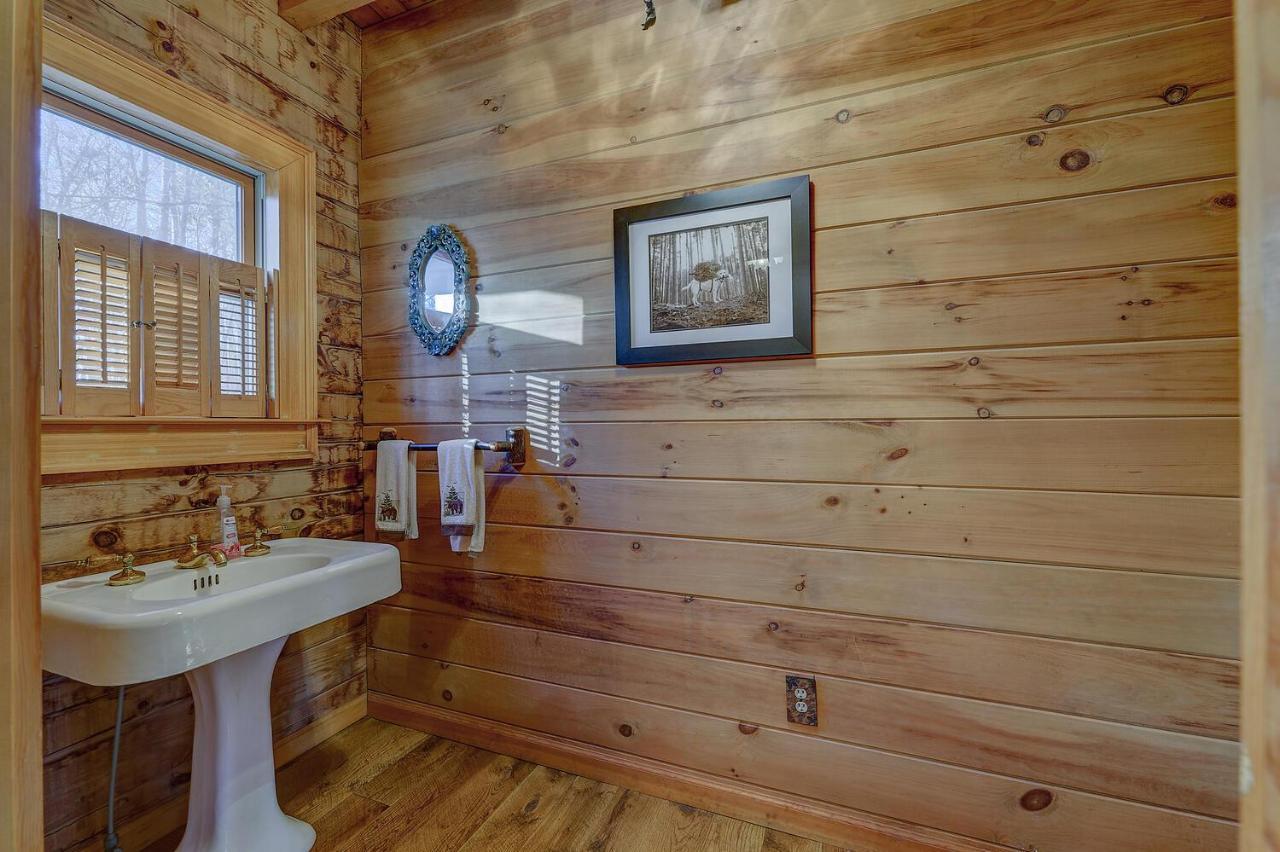 Blue Ridge Bliss- Spacious Cabin, Pets, Hot Tub! Eksteriør billede