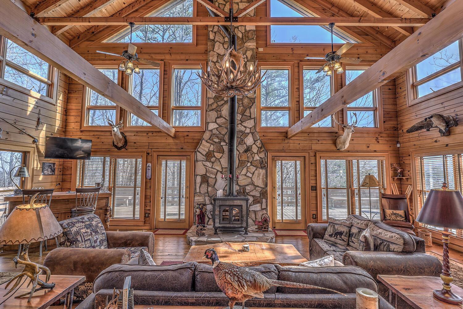 Blue Ridge Bliss- Spacious Cabin, Pets, Hot Tub! Eksteriør billede