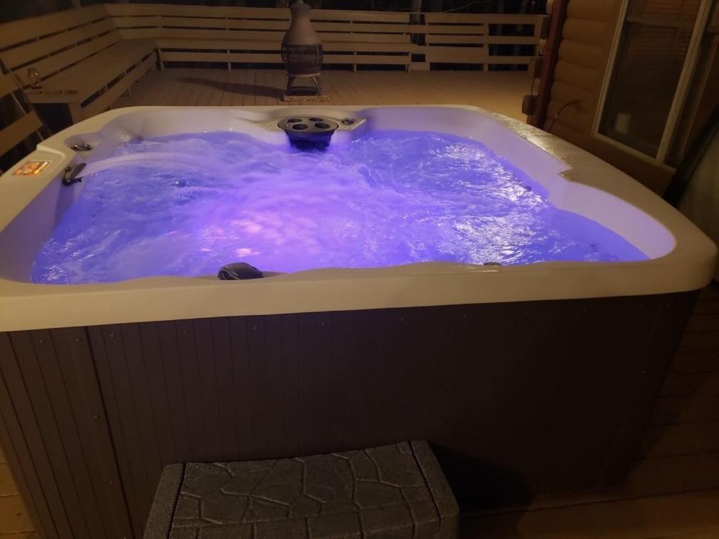 Blue Ridge Bliss- Spacious Cabin, Pets, Hot Tub! Eksteriør billede